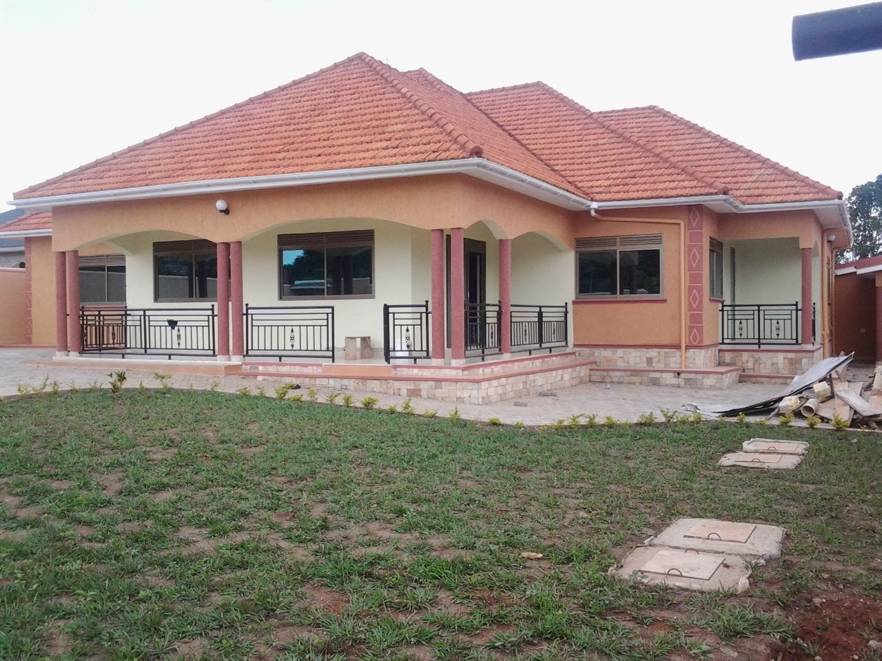 HOUSES FOR SALE KAMPALA, UGANDA: HOUSE FOR SALE BUWATE KAMPALA, UGANDA